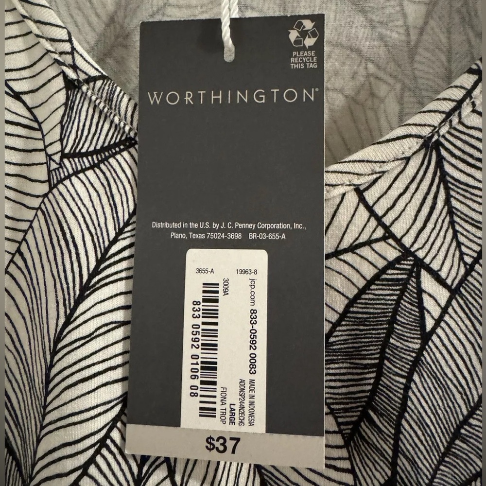 NWT ~ Worthington Short Sleeve V Neck Blouse Fiona Trop print - Picture 3 of 7